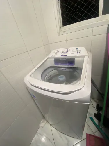 Máquina de lavar Electrolux 220v 10,5kg (vai conversor junto de 220 pra 110)