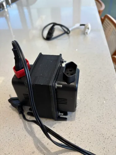 Autotransformador ADTEK 5000VA 127V para 220V