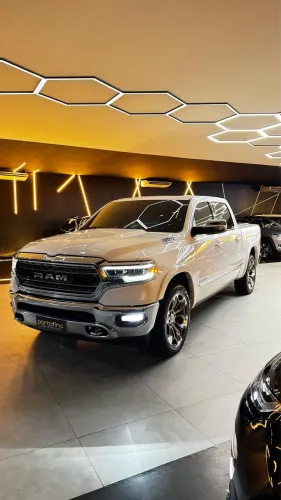 Ram 1500 Limited 5.7 CD 4X4 Aut. 2024
