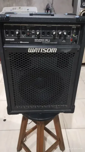 Cx amplificada wattsom 300w/rms.