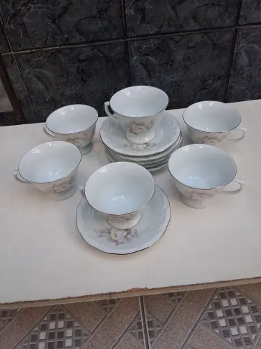 Kit xícaras e Pires  de porcelana 