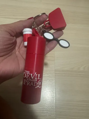 Porta batom Diabo veste Prada 2