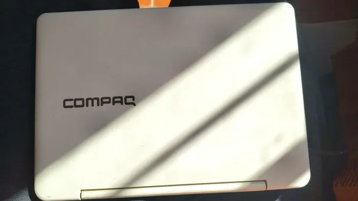 Notebook Compaq Pressario CQ-360 touch screen 