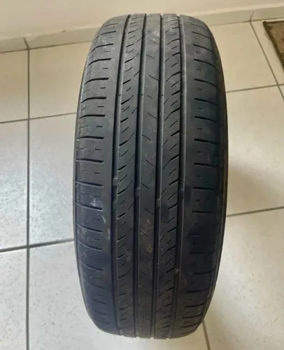 Vendo 4 pneus 185/60 R15 com muita borracha !!!