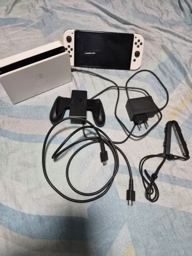 NINTENDO SWITCH OLED Vendo ou Troco Por Séries S/ Meta Quest 3S
