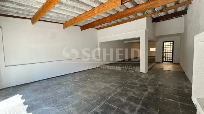 Casa para Venda e Locação na Chácara Santo Antônio com 150m² vão livre