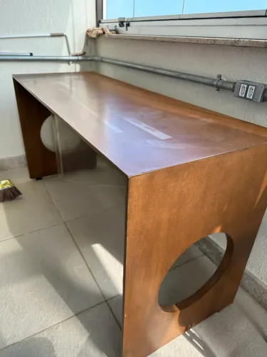 Mesa de escritório em madeira