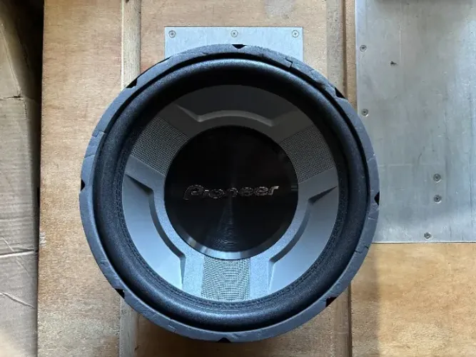Woofer Pioneer novo TS-W3060BR / 12" / 600w/350w RMS / 4 ohms, nunca foi montado ou usad