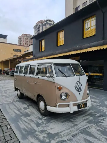 Volkswagen Kombi Standard/ Luxo/ Serie Prata 1976