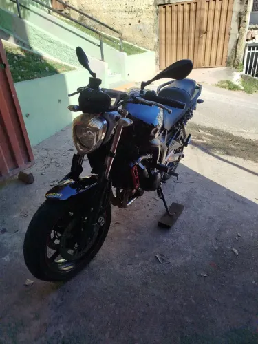 Yamaha FZ6 N abaixo da tabela
