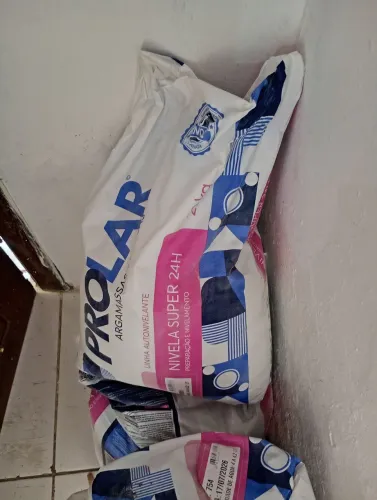 Vendo niveladora de piso 5 sacos
