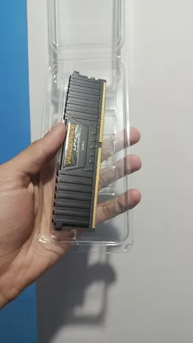 Memória RAM Corsair Vengeance LPX, 8GB, 2666MHz, DDR4