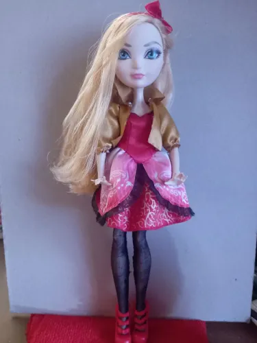 Ever after high Apple white RESERVADO 25/08