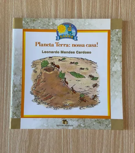 Livros literários "É Meu" "Planeta Terra"