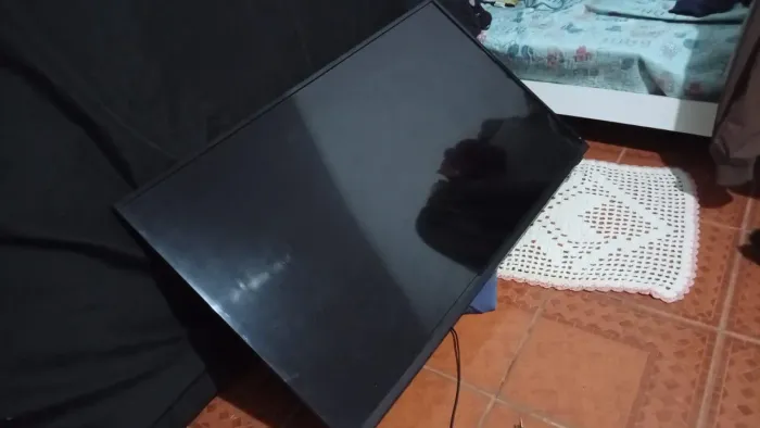 VENDO TV 43 POLEGADAS COM URGENCIA.