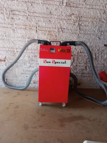 Vendo máquina de tirar minhas semi nova 