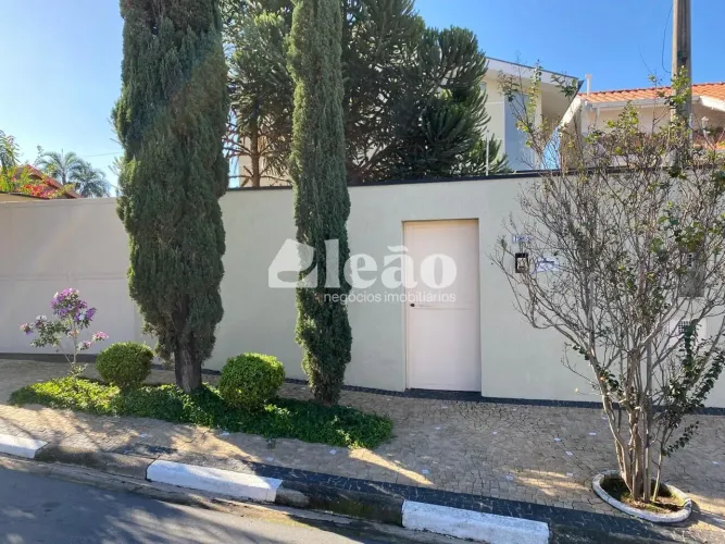 Casa bem cuidada, 03 dormitórios, suite e piscina Jardim Paiquerê, Valinhos/SP
