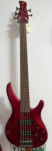 Contrabaixo Yamaha 5 Cordas Ativo