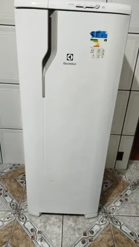 Geladeira Electrolux RE31