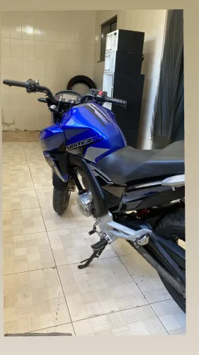 Twister 2021 com apenas 17.200 km , azul perolizado 