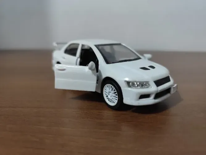 Kit de três carros em miniatura