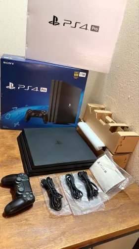 PS4 Pro impecável