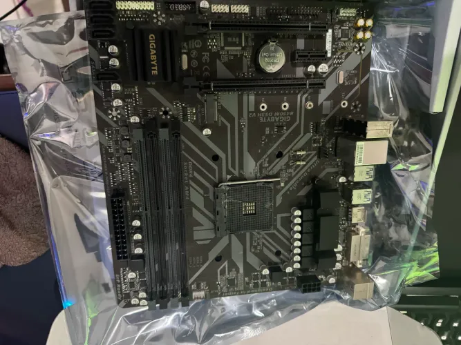 Placa Mãe B450M Gigabyte