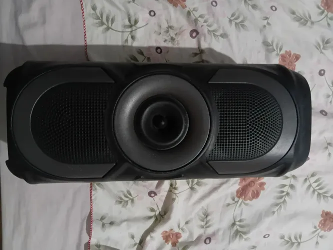 Vendo caixa de som com RGB