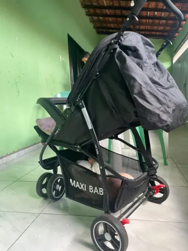Vendo carrinho de bebê