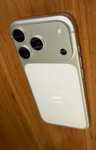 IPHONE 17 Pro SILVER SEMI NOVO