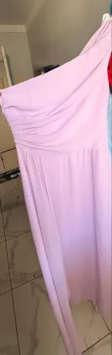 Vestido de festa longo elegante cor clara