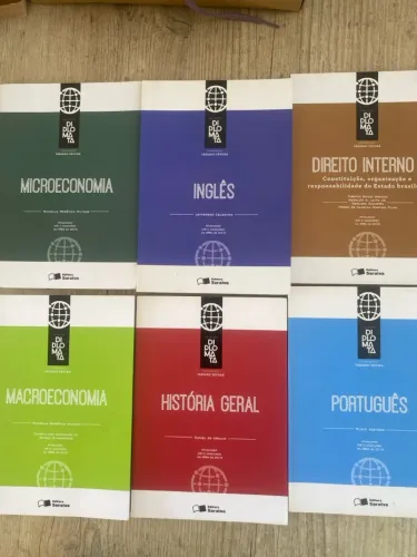 Coleção de livros para concurso de Diplomata 
