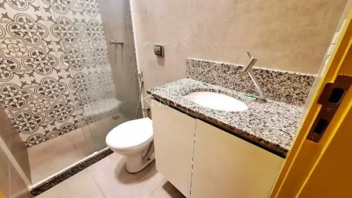 Apartamento - / Residencial / Catete