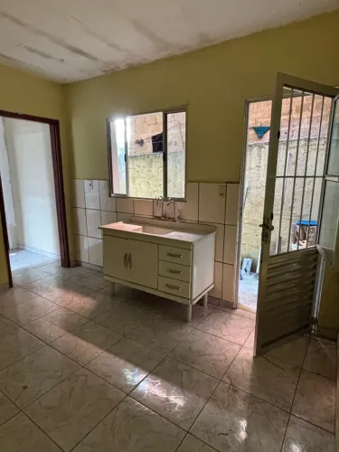 ALUGA-SE CASA NA VILA BELA - FRANCO