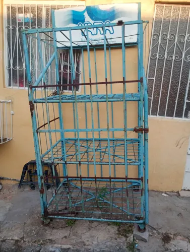 Expositor de garrafão de água