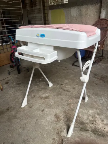 Banheira de Bebê Burigotto Millenia+ Branca com Trocador Rosa