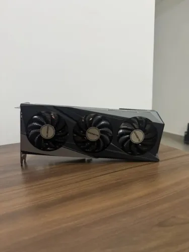 RX 7600 Gigabyte Gaming OC 8GB 3 Fans com Caixa