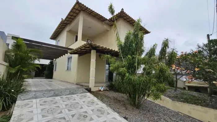 Casa Duplex no condomínio dos Pássaros em Cabo Frio-RJ