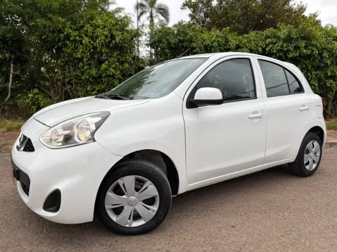 Nissan March S 1.0 12V Flex 5P 2016
