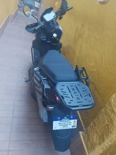 VENDO MOTO ELÉTRICA ANGIE11 MUITO ZERADA POR APENAS 12.000,00., com chave reserva .