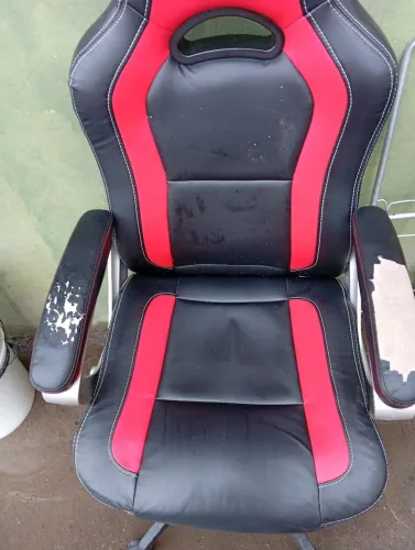 Cadeira gamer usada em bom estado