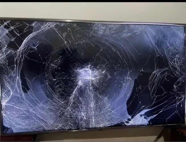 TV com a tela trincada