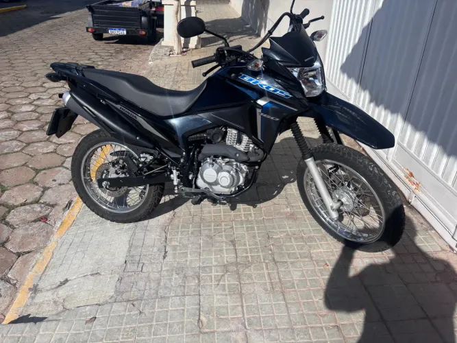 Moto muito nova