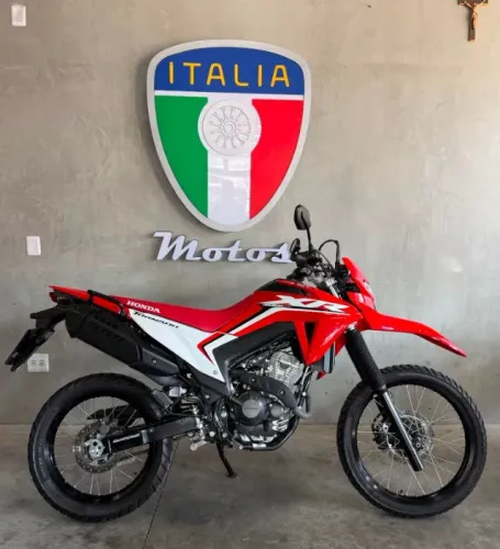 XR 300 L TORNADO 2025 ZERA C/ 3 MIL KMS FINANCIAMOS 