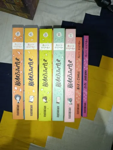 Livros Heartstopper + Novela heartstopper