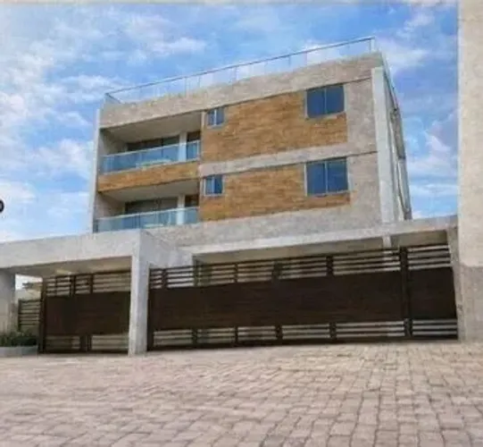 Cobertura no cristo com 3 quartos sendo 1 suíte.