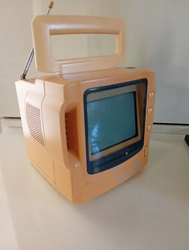 TV PORTÁTIL COM RADIO SONY MEGA WATCHMAN