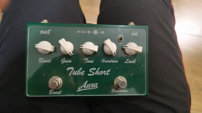 Aura Tube Short