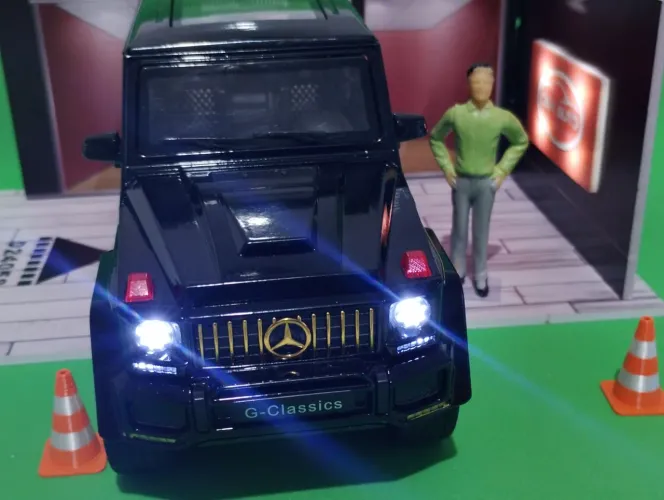 Diorama Loja com miniatura de Mercedes Bens G63