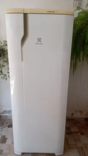 Geladeira Frost Free Electrolux